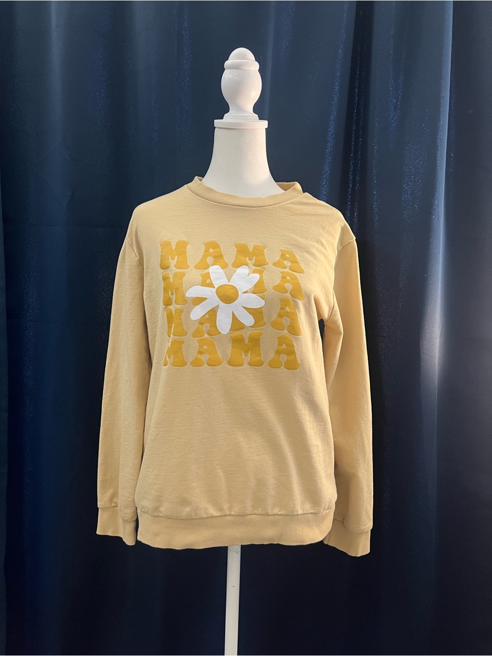 “MAMA” Retro Daisy Crewneck Sweatshirt – Size S